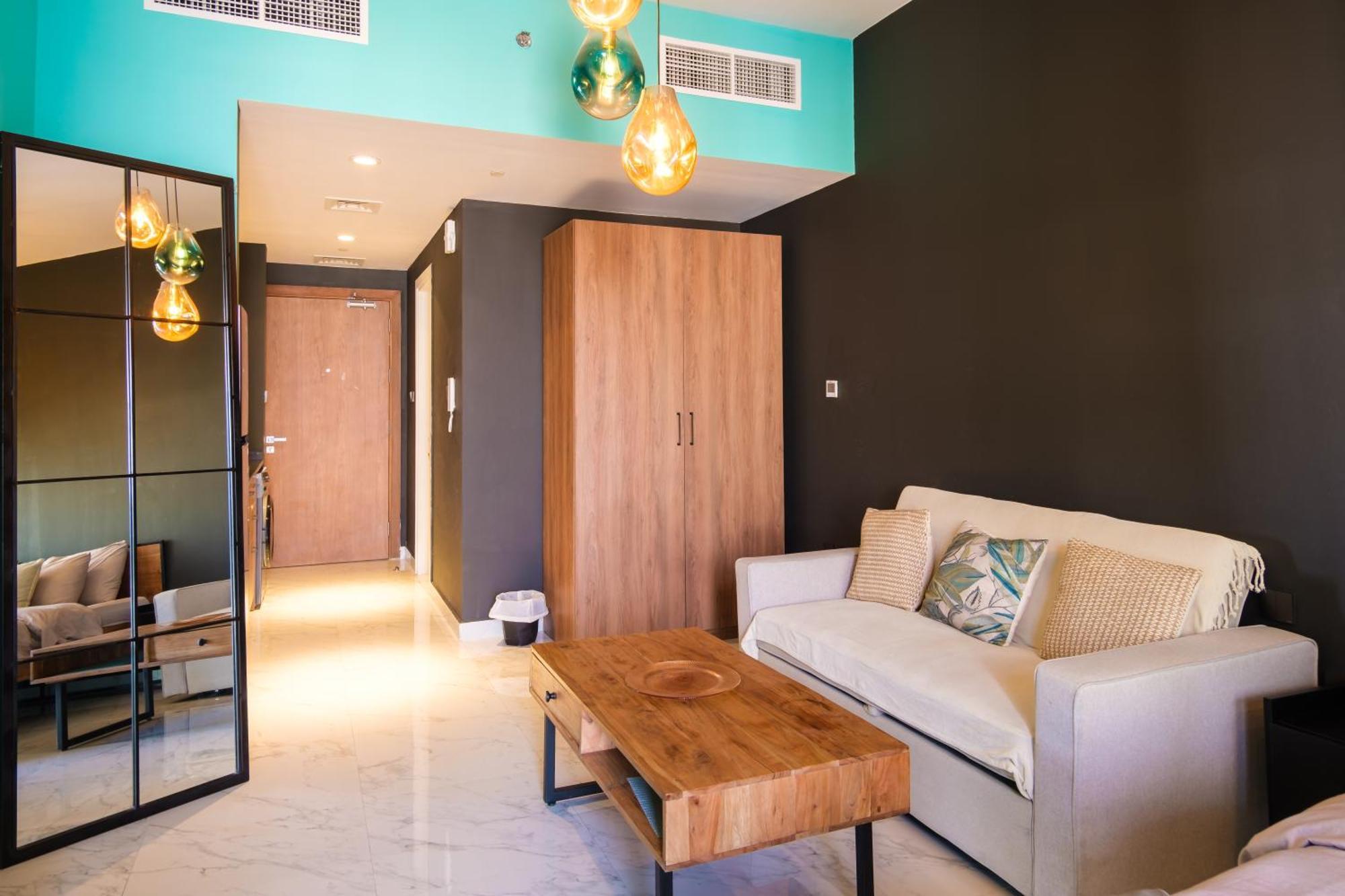 Appartement Industrial Chic Retreat à Al Qurayyah Extérieur photo